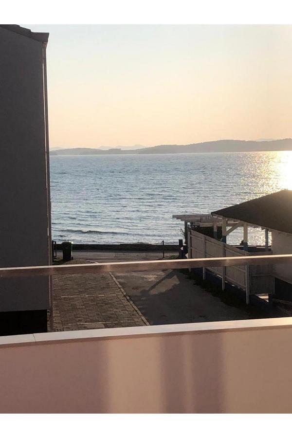 Beach Front Paradise Apartment Sukošan Kültér fotó
